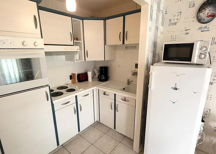 T2 : Grande Terrasse Equipee, Parking, A 200m De La Et 400m De La - Fr-1-92-735 Apartmán